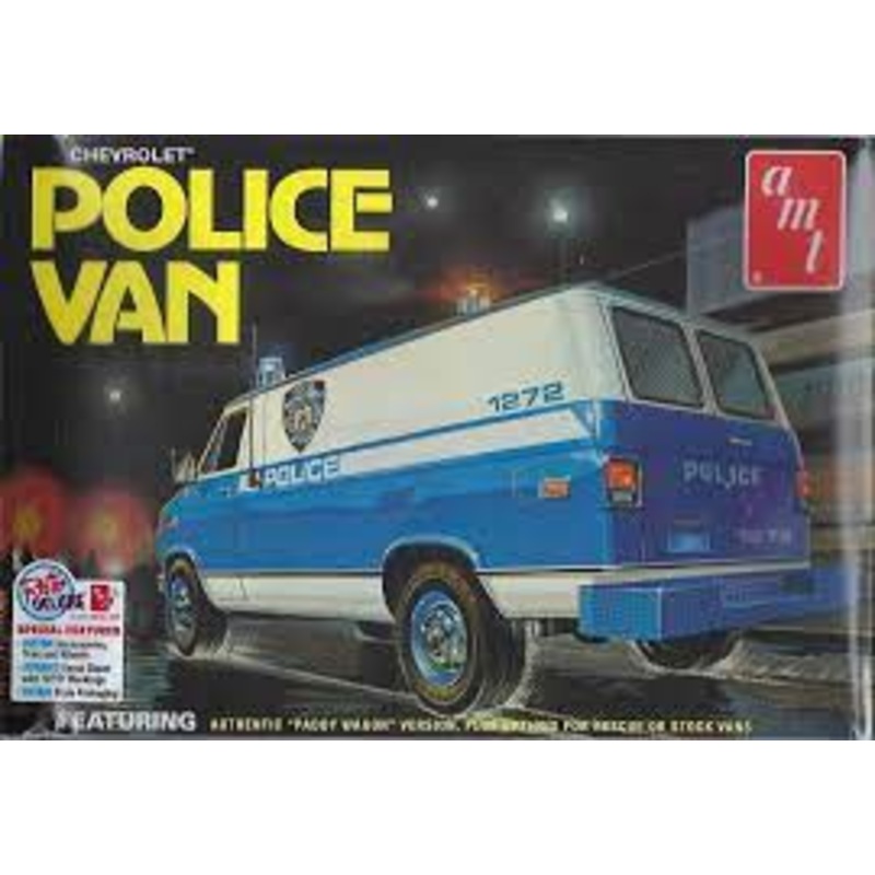 AMT 1123/12 1/25 Chevy Police Van NYPD