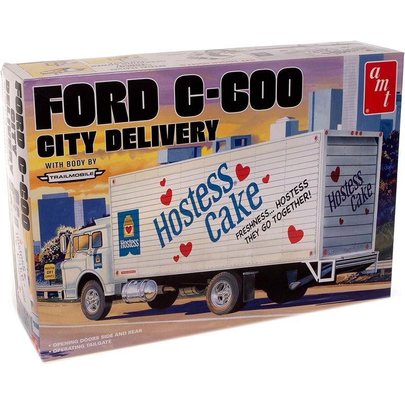 AMT 1139/12 1/25 Ford C-600 City Delivery, Hostess