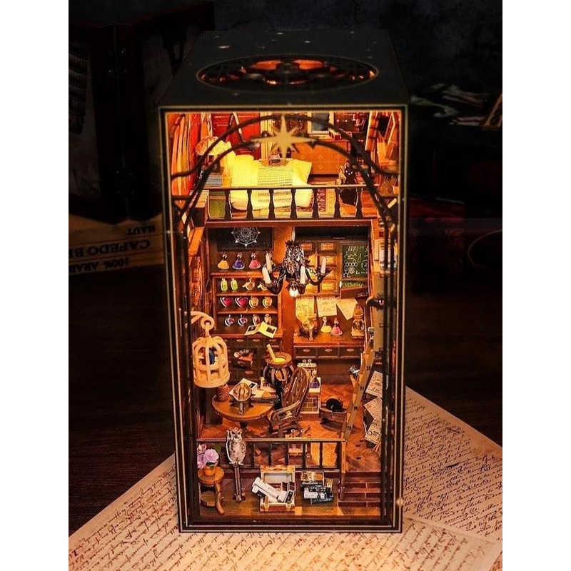 Pocohouze - Mini DIY House - Mira Magic House w/ LED Light