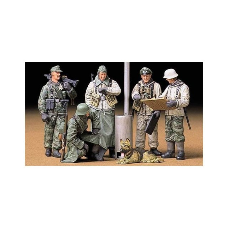 Tamiya - 1/35 German Soldiers at Field Briefing
