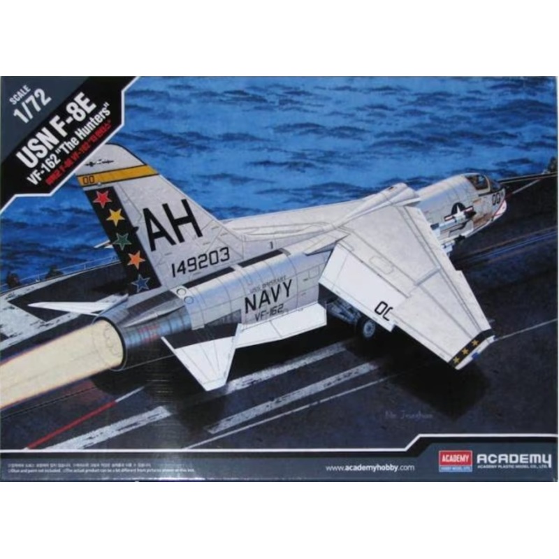 Academy - 1/72 USN F-8E VF-162 "The Hunters"