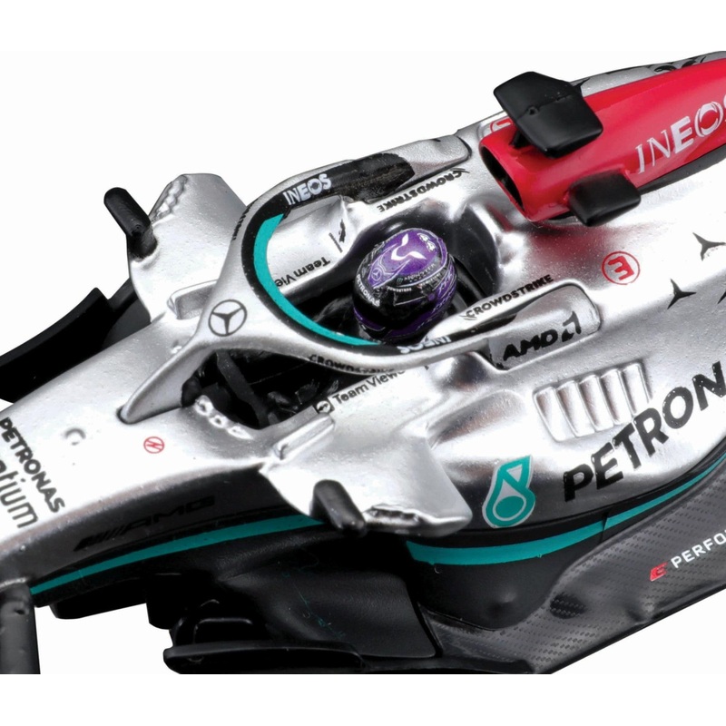 Burago - 1/43 Mercedes AMG F1 W13 2022 w/ Driver Figure - Case(Asst)