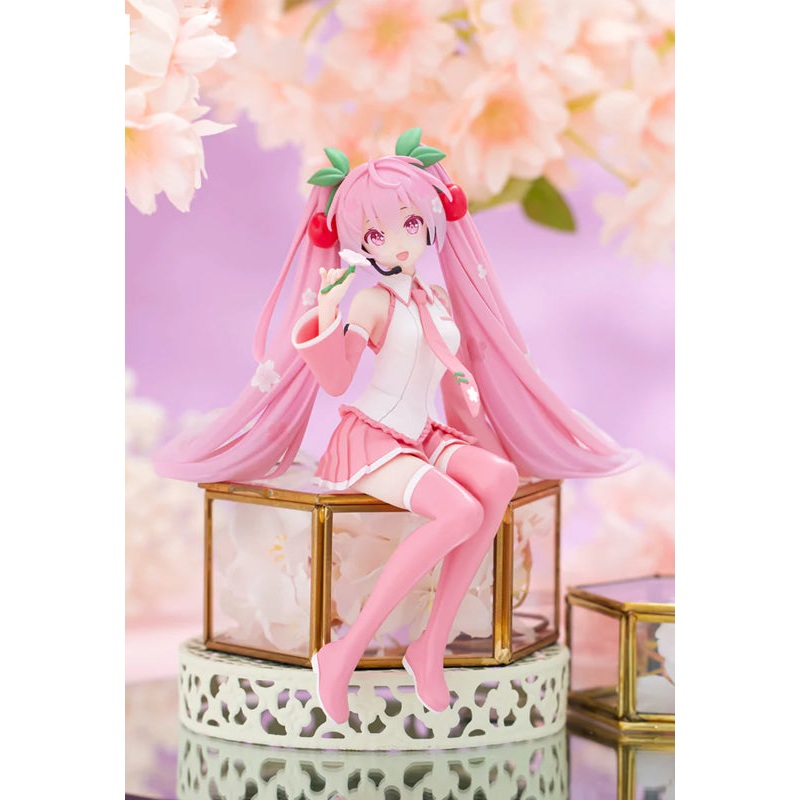 Hatsune Miku FuRyu Noodle Stopper Figure Sakura Miku 2024